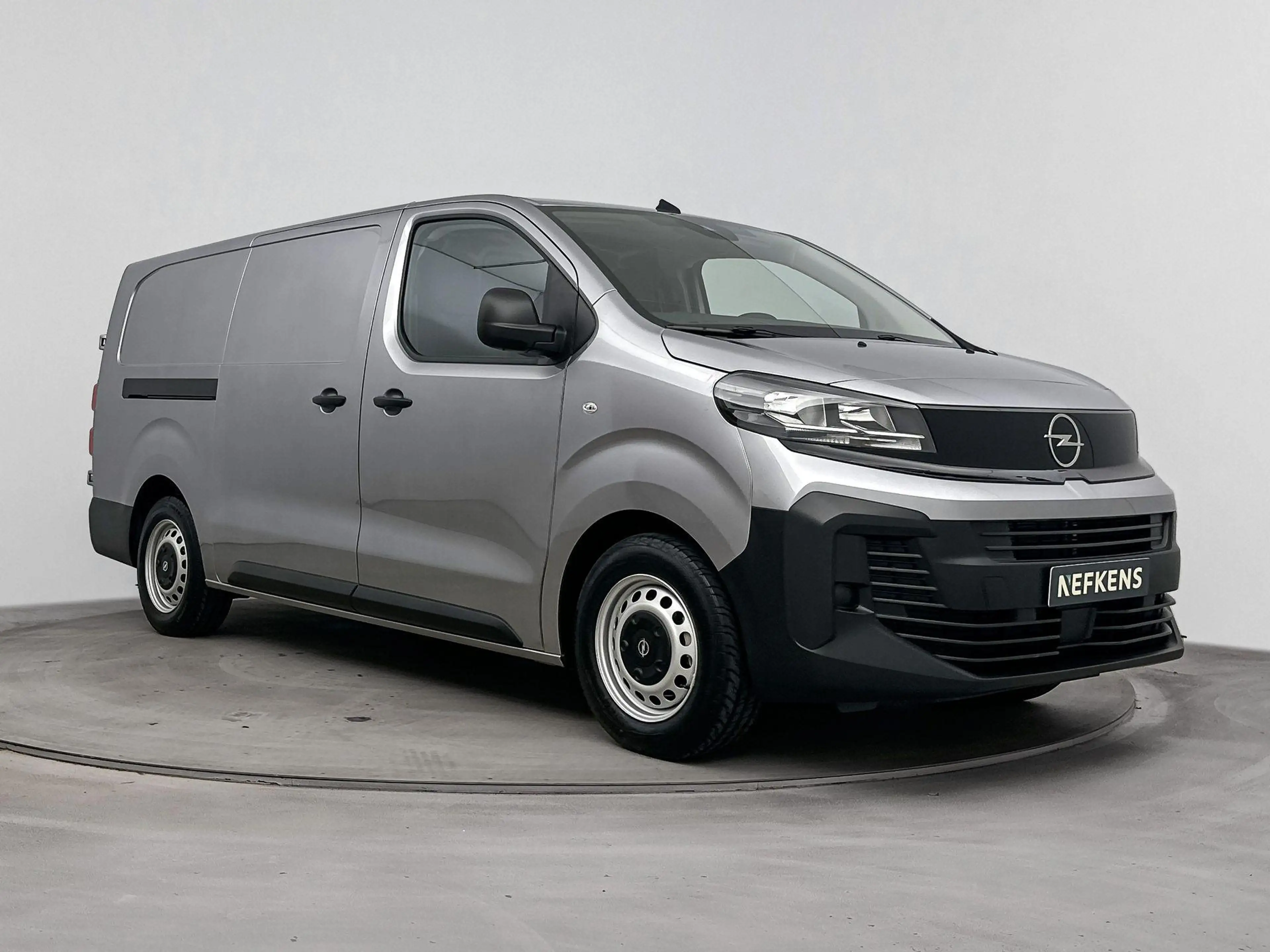 Opel Vivaro-e Electric L2 75 kWh — photo 11
