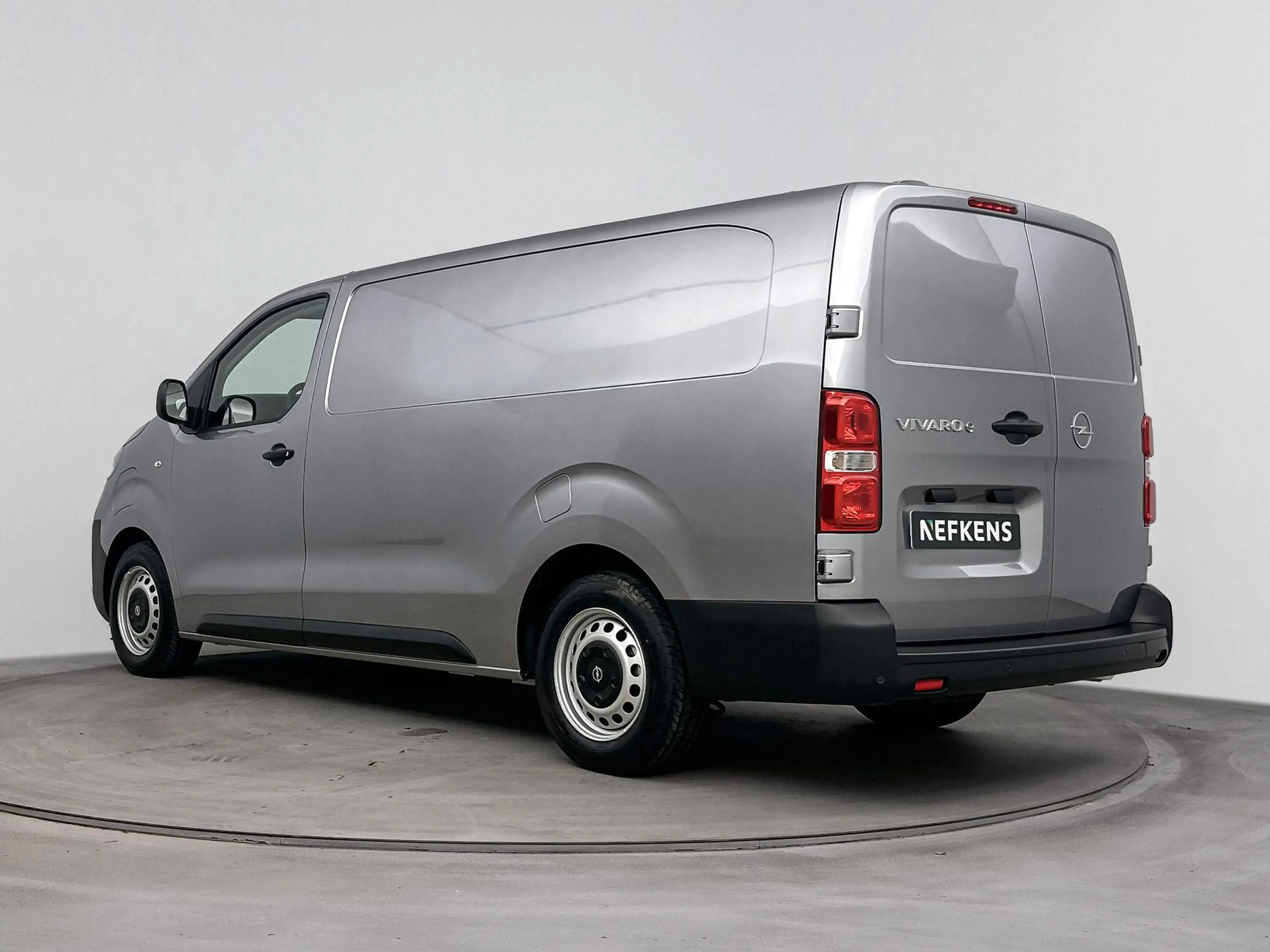 Opel Vivaro-e Electric L2 75 kWh — photo 13