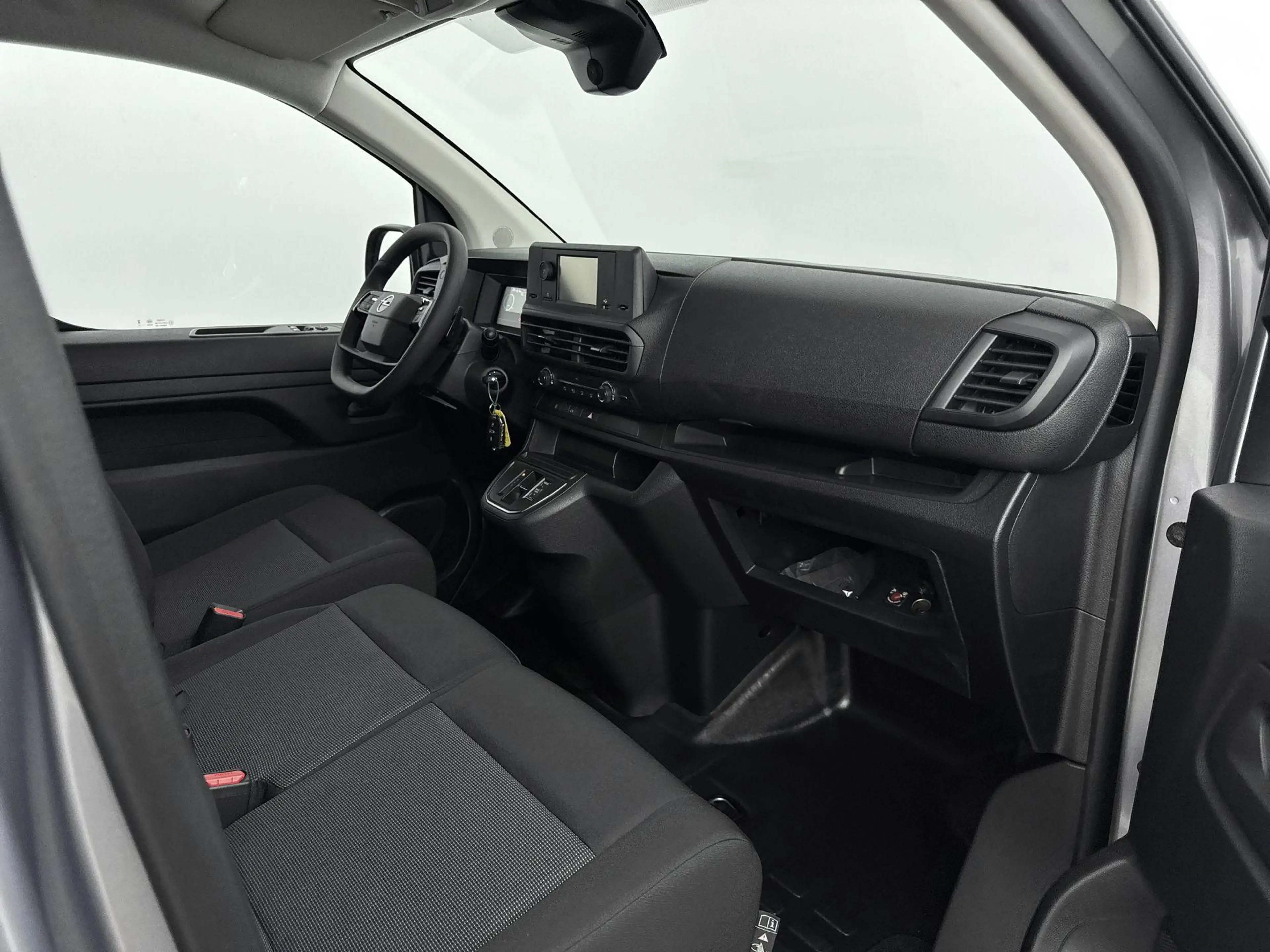 Opel Vivaro-e Electric L2 75 kWh — photo 6