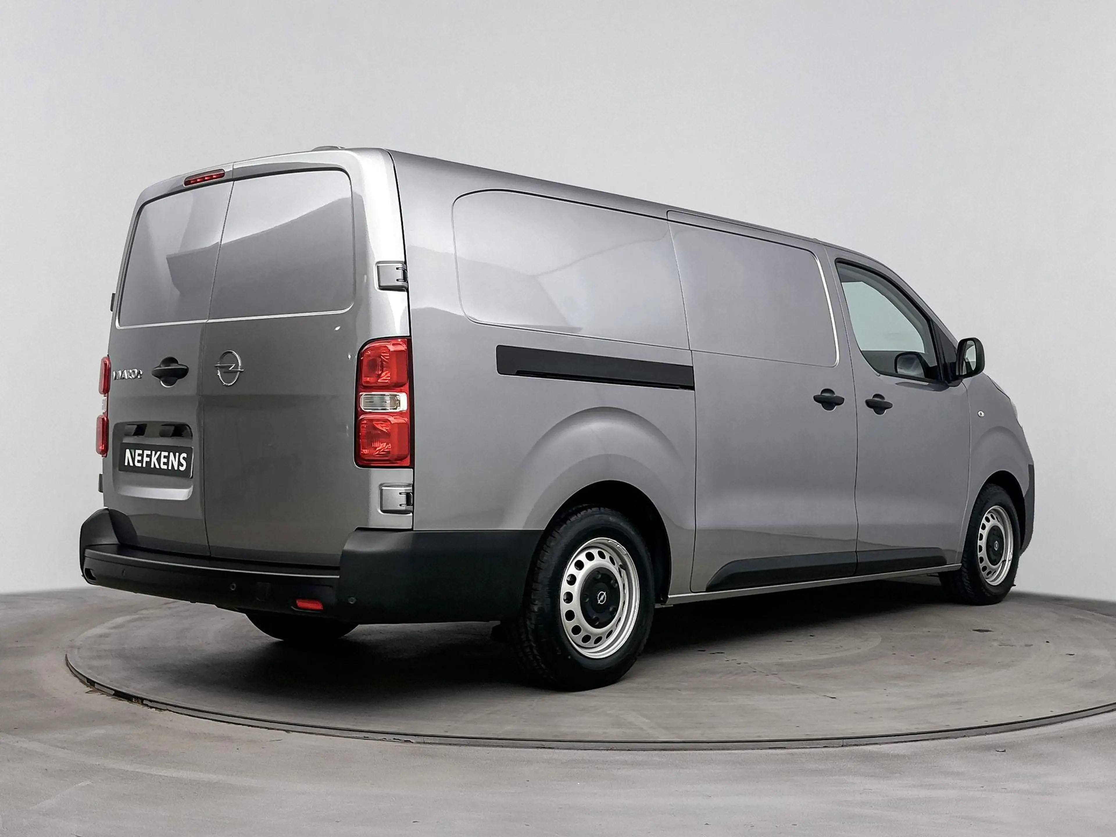 Opel Vivaro-e Electric L2 75 kWh — photo 8