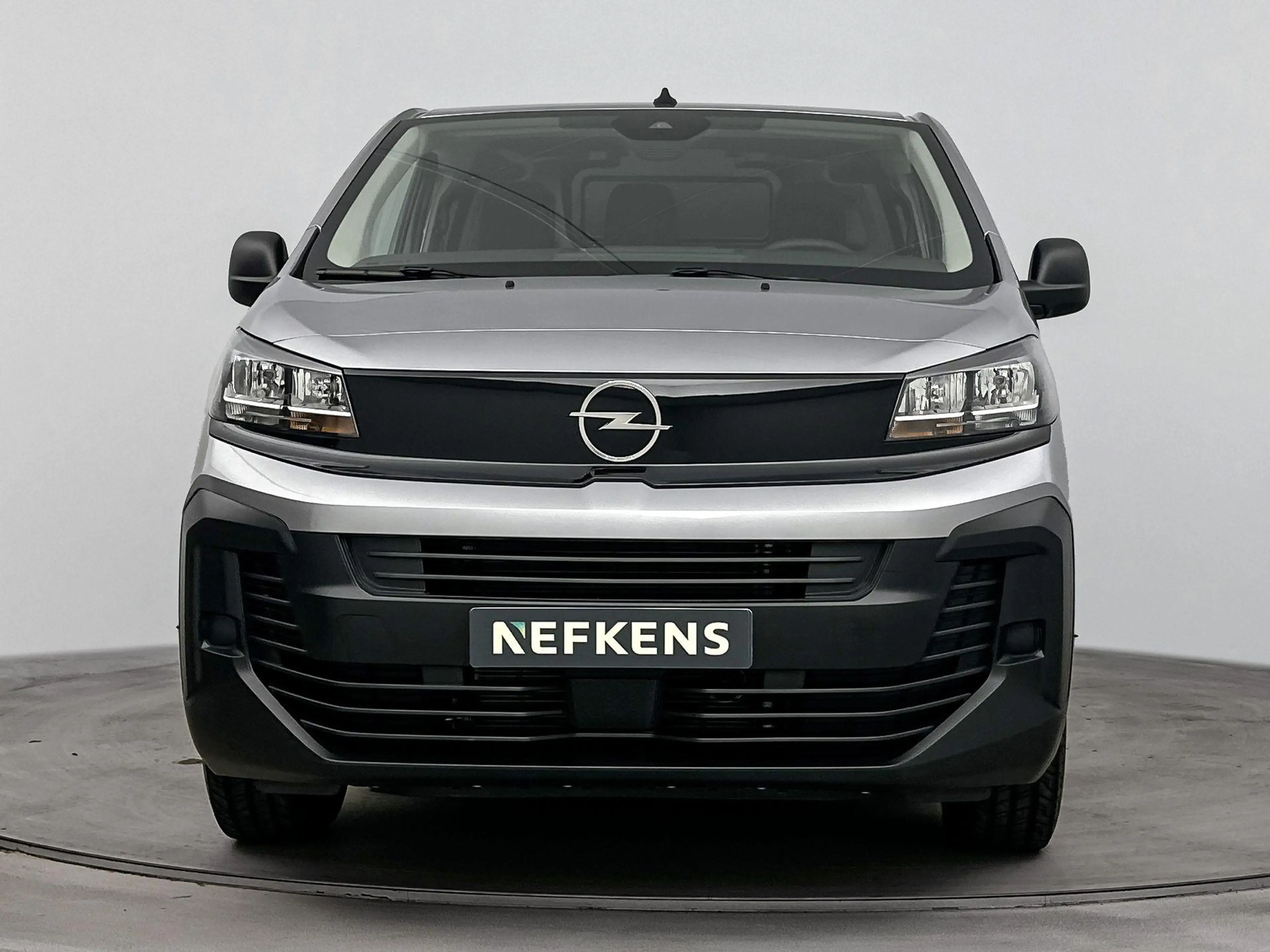 Opel Vivaro-e Electric L2 75 kWh — photo 12