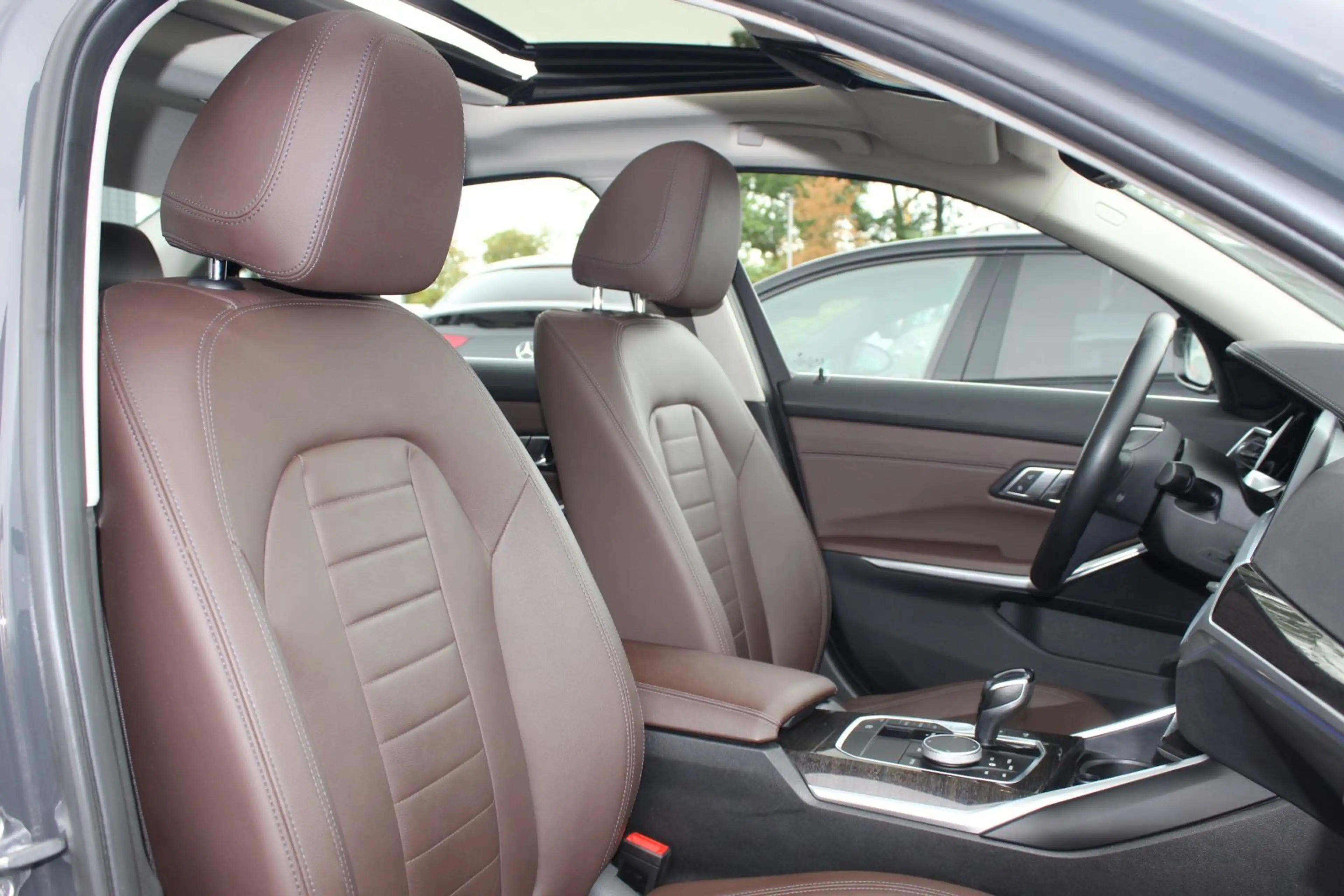 BMW 320 d Luxury Line Limousine S-DACH LASER LEDER — photo 12