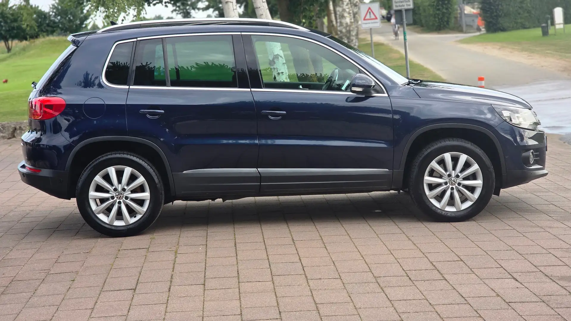 Volkswagen Tiguan Sport & Style 4M EU6 AHK DAB GRA XEN LED 1HAND NAV Blau - 2