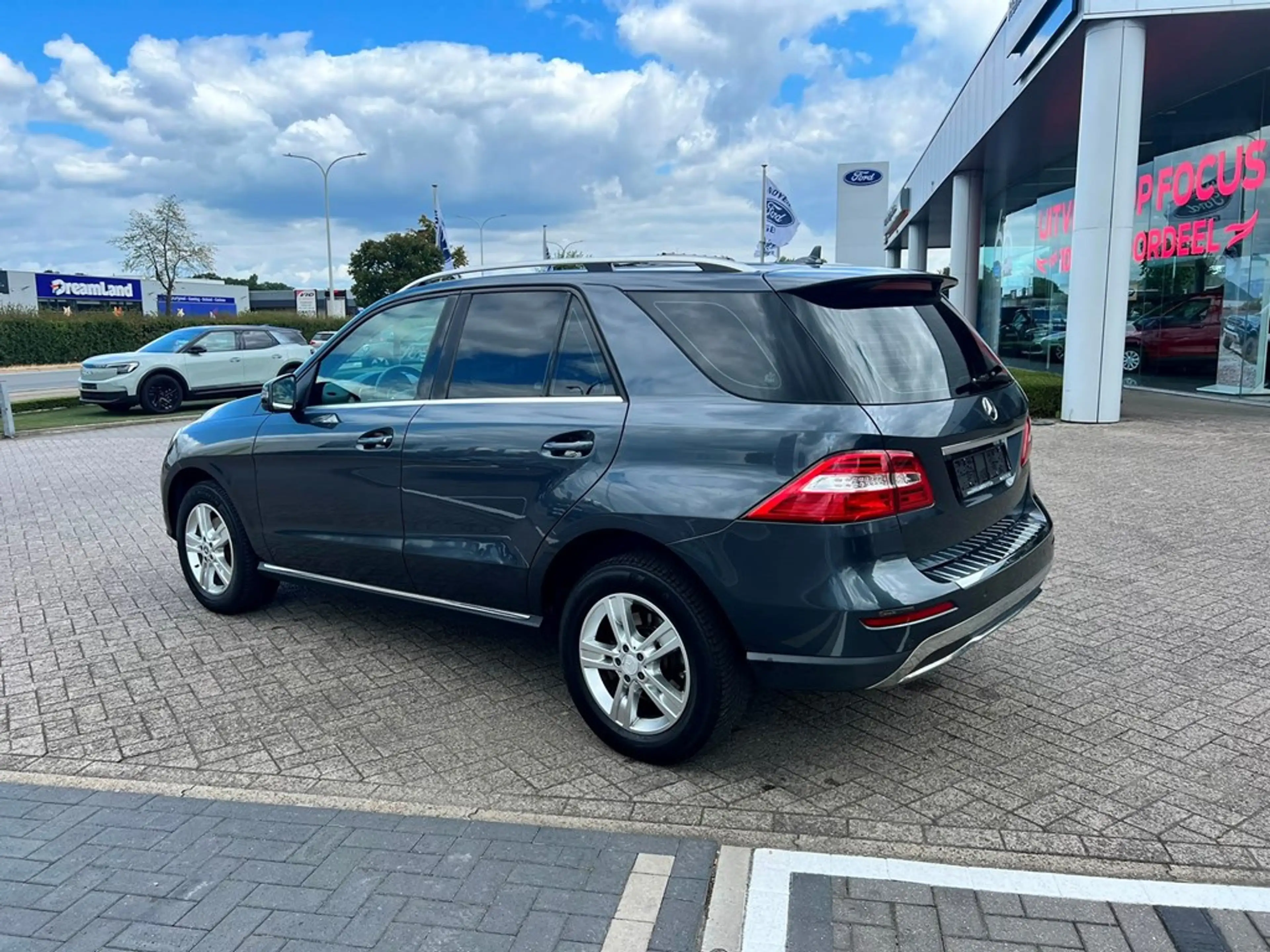Mercedes-Benz ML 250 Enkel voor professionele verkoop. — photo 14