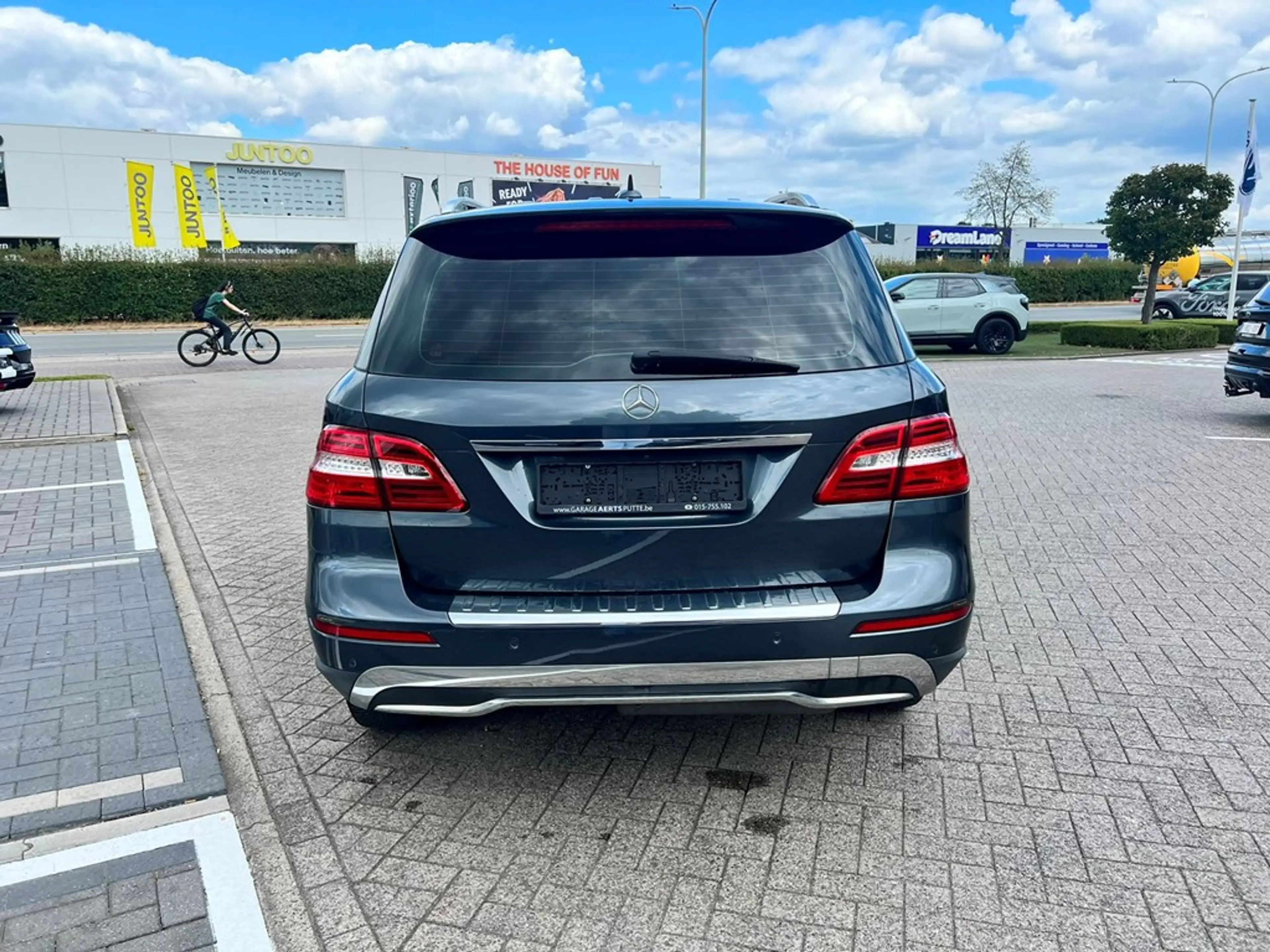 Mercedes-Benz ML 250 Enkel voor professionele verkoop. — photo 11
