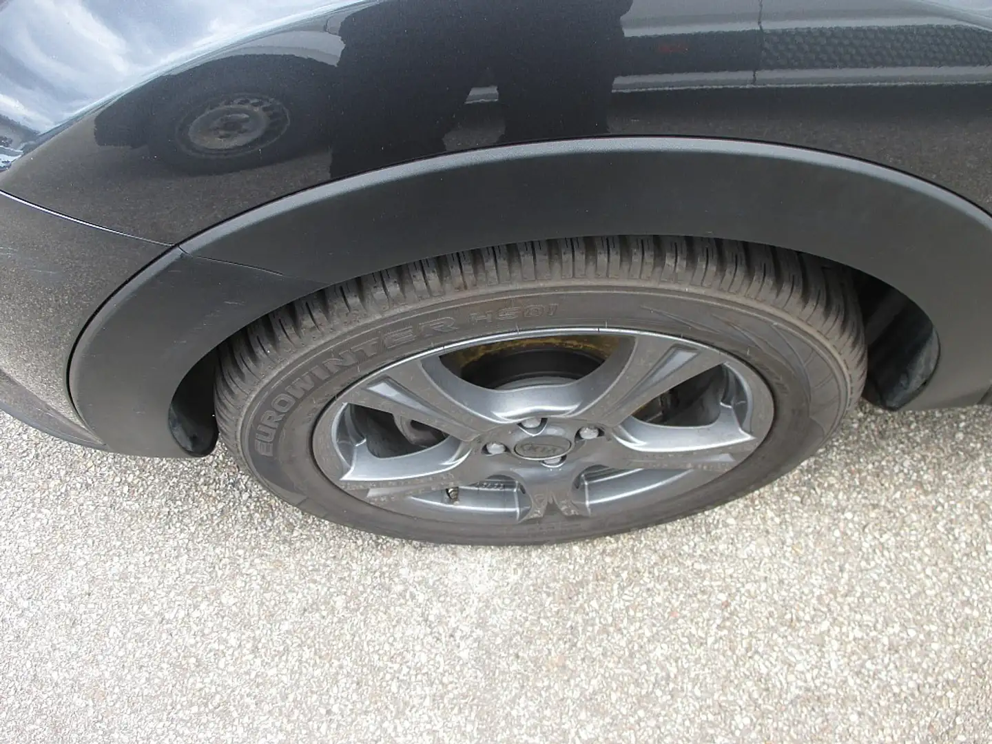 Kia Stonic 1,4 MPI ISG Gold Grau - 2