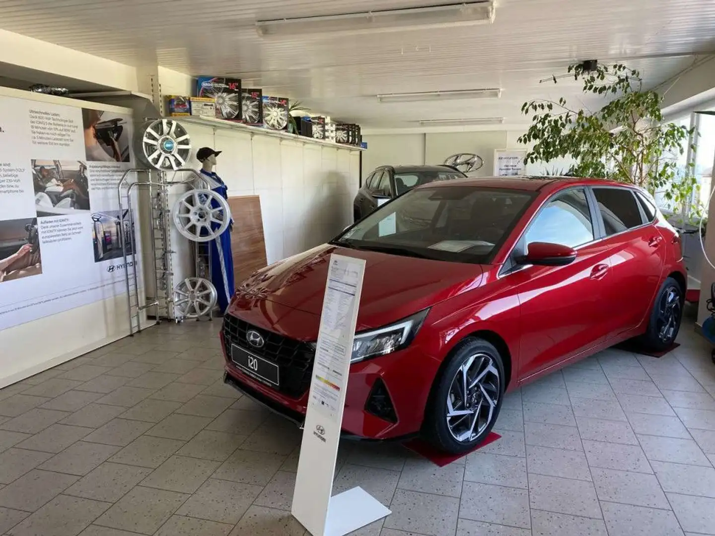 Hyundai i20 1,2 MPI Trendline Rot - 2