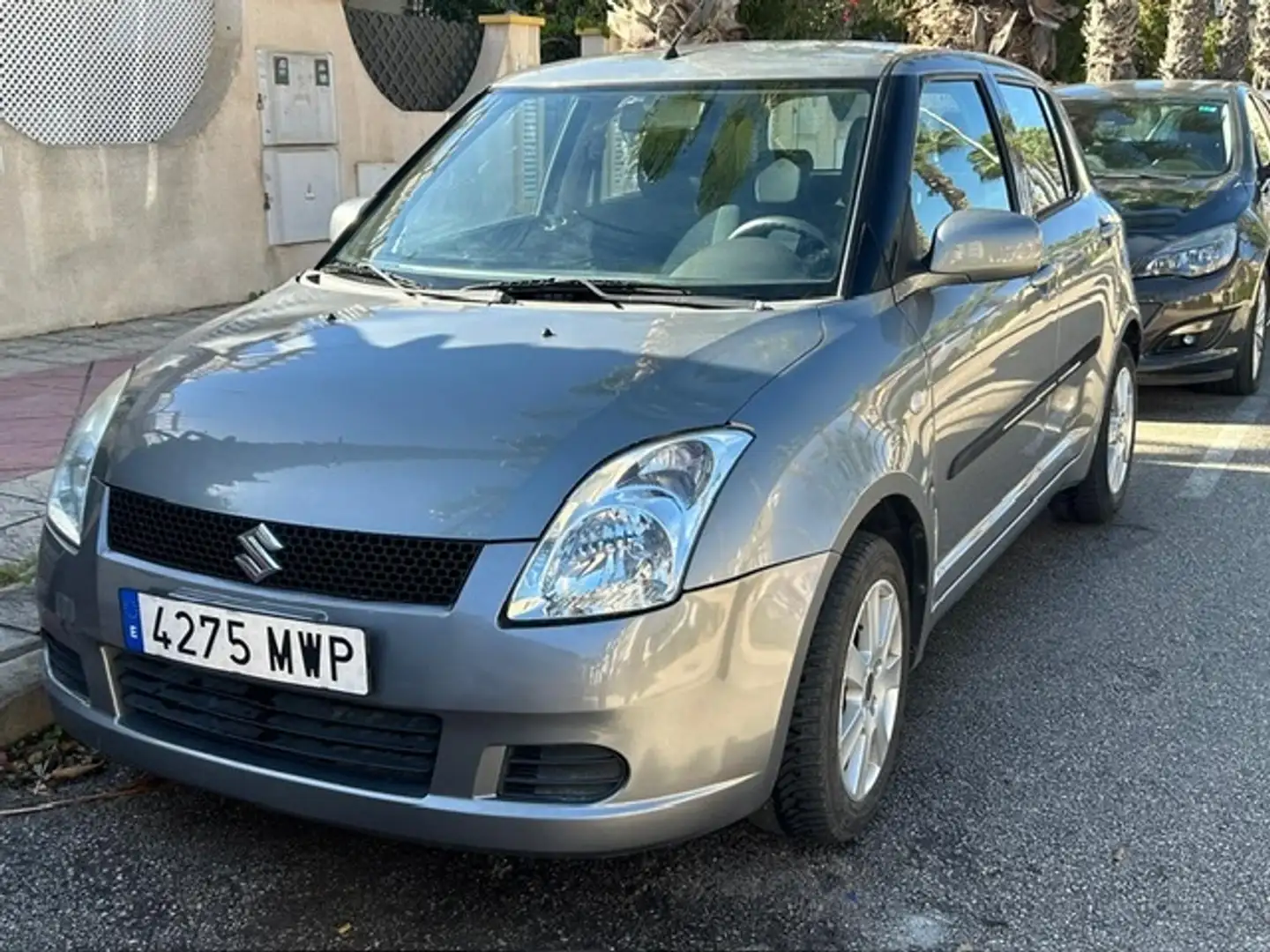 Suzuki Swift Swift Sedán 1.6 GLX GLX Gris - 1