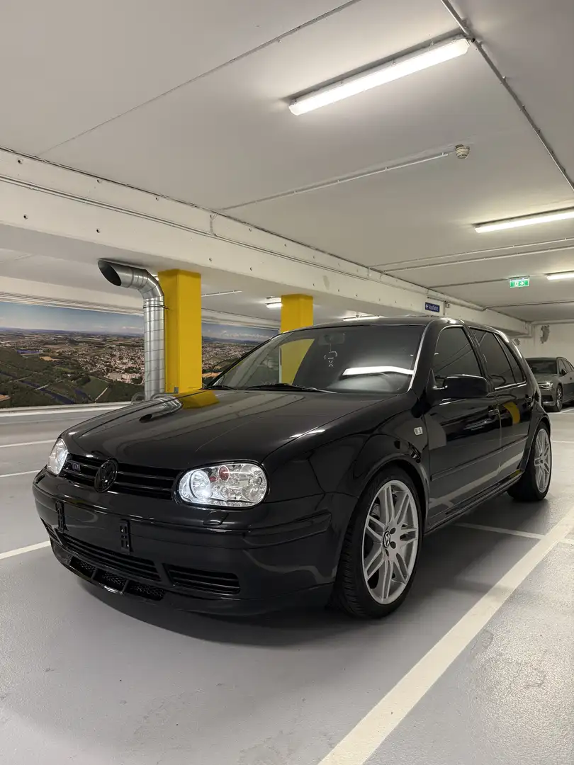Volkswagen Golf 1.9 TDI Schwarz - 1
