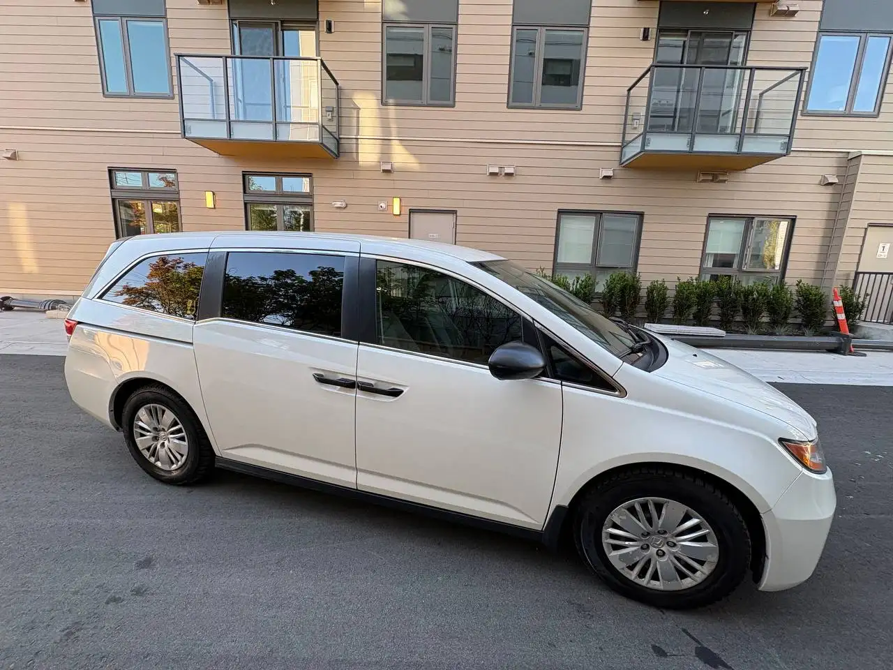 Honda Odyssey снимка Honda Odyssey