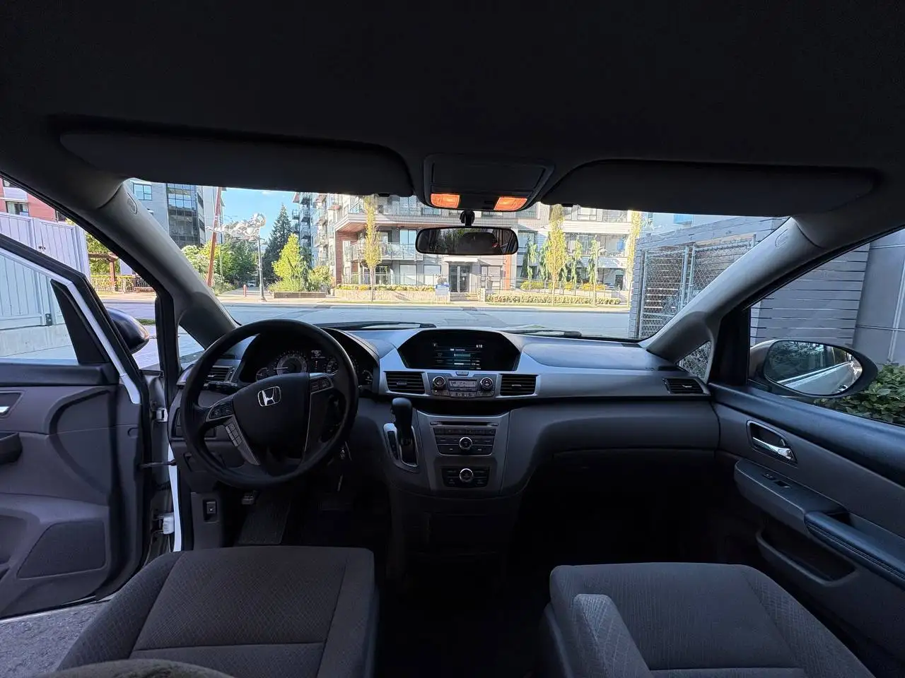 Honda Odyssey снимка Honda Odyssey