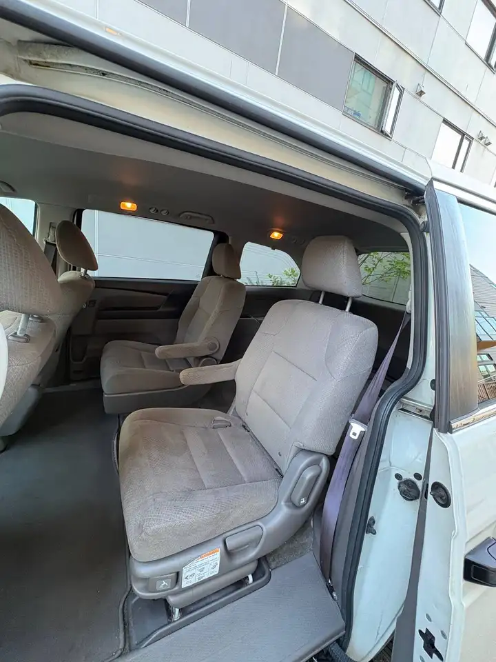 Honda Odyssey снимка Honda Odyssey