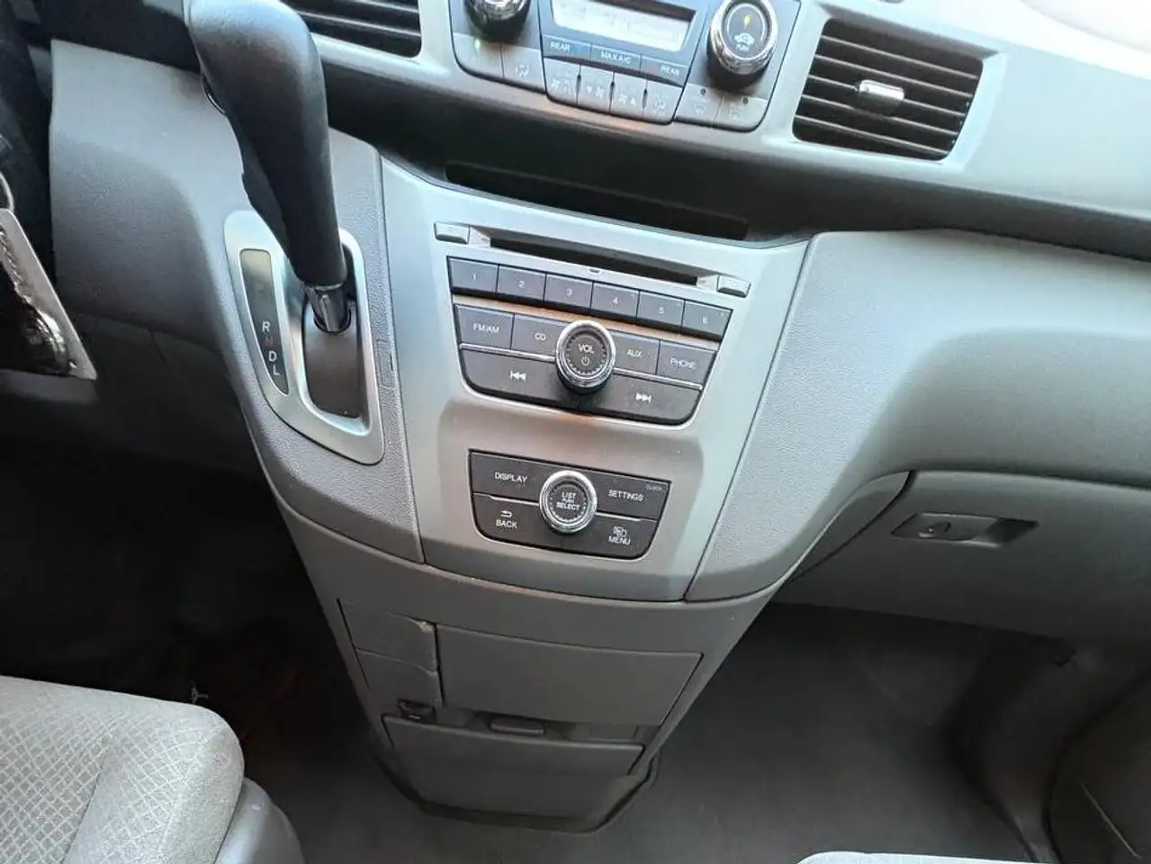 Honda Odyssey снимка Honda Odyssey