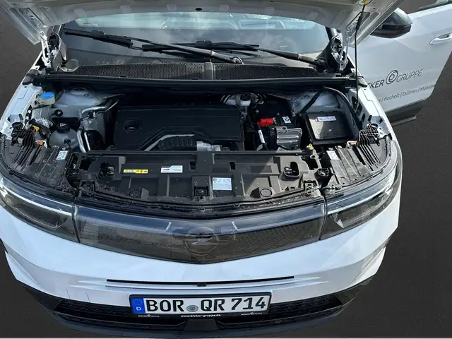 Opel Grandland view 8
