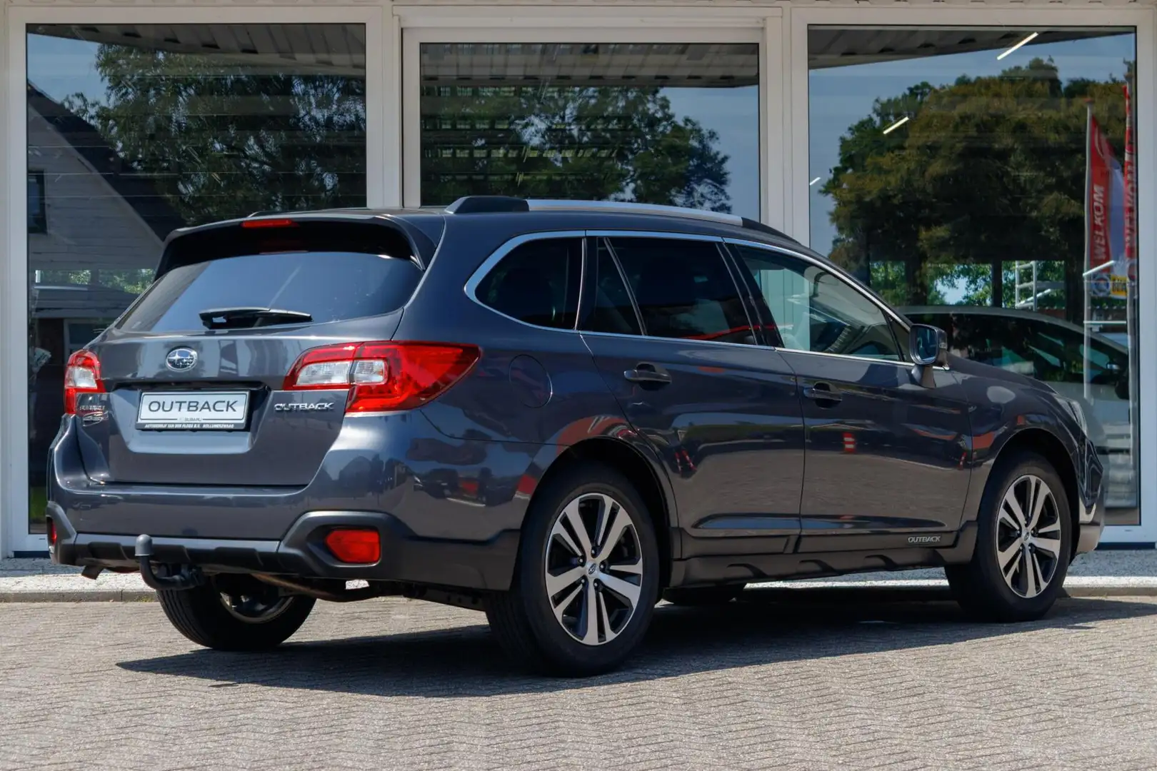 Subaru OUTBACK 2.5i CVT Premium | Eyesight | Navigatie | Trekhaak Grijs - 2
