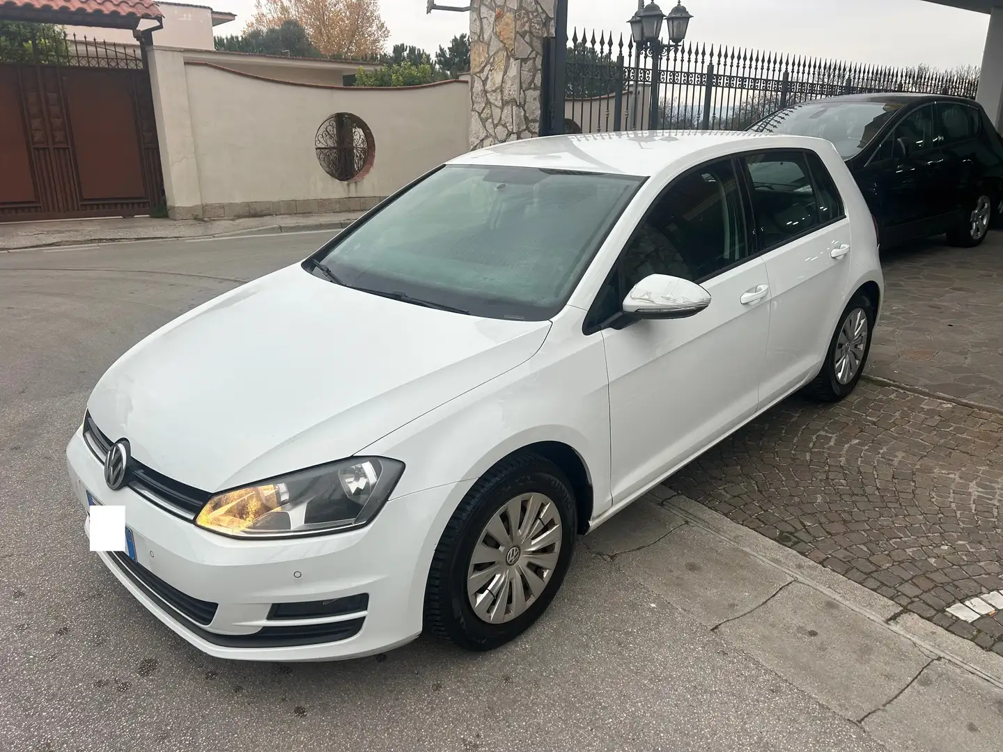 Volkswagen Golf Golf 5p 1.2 tsi Trendline 85cv E6 Weiß - 1