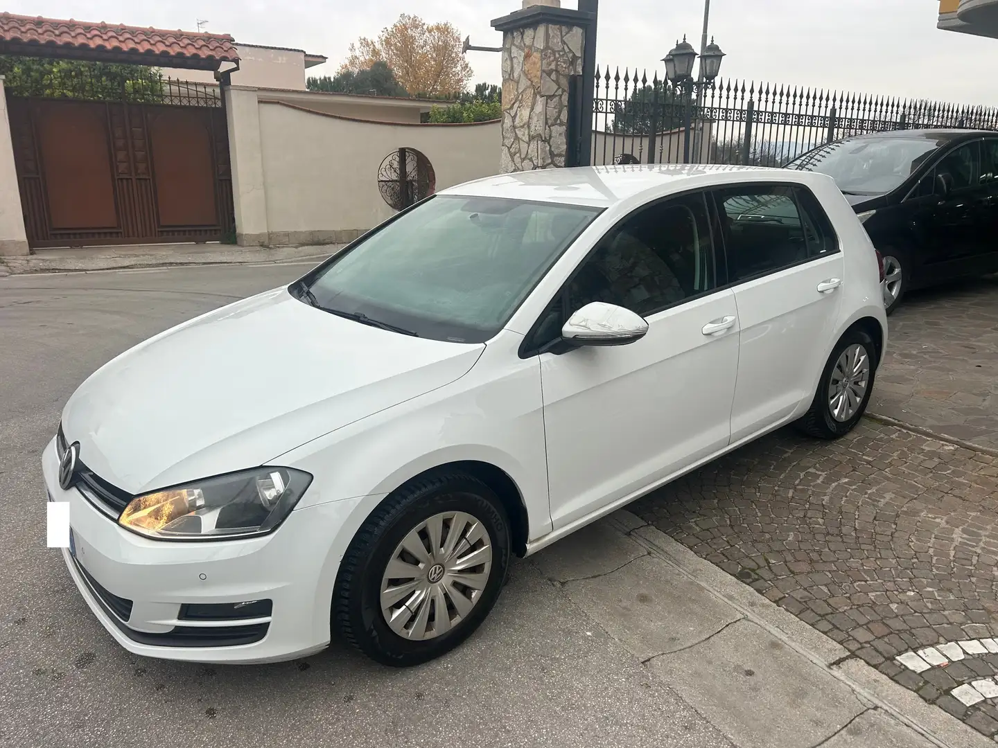 Volkswagen Golf Golf 5p 1.2 tsi Trendline 85cv E6 Weiß - 2