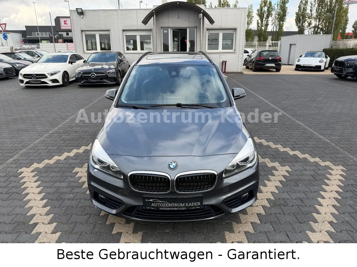 BMW 220 220xDrive Gran Tourer*7 Sitzer*Pano*AHK*Leder*LE Grau - 2