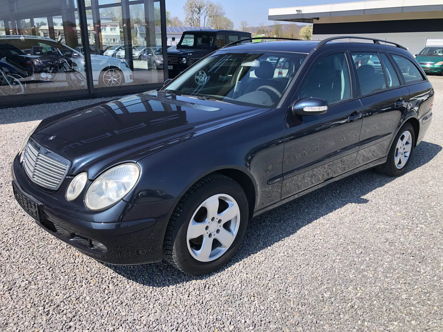 Mercedes-Benz E 220 CDI T CLASSIC*AHK*GSHD*SHZ*Kindersitze*1.Hand* Schwarz - 1