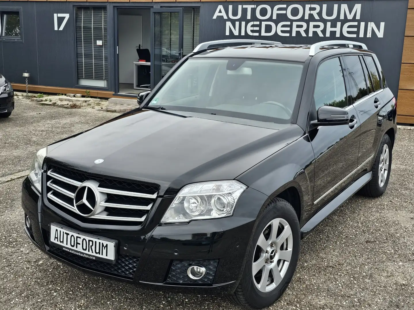 Mercedes-Benz GLK 320 CDI 4Matic *SPORTPAKET Motor bei 66434km NEU Schwarz - 1