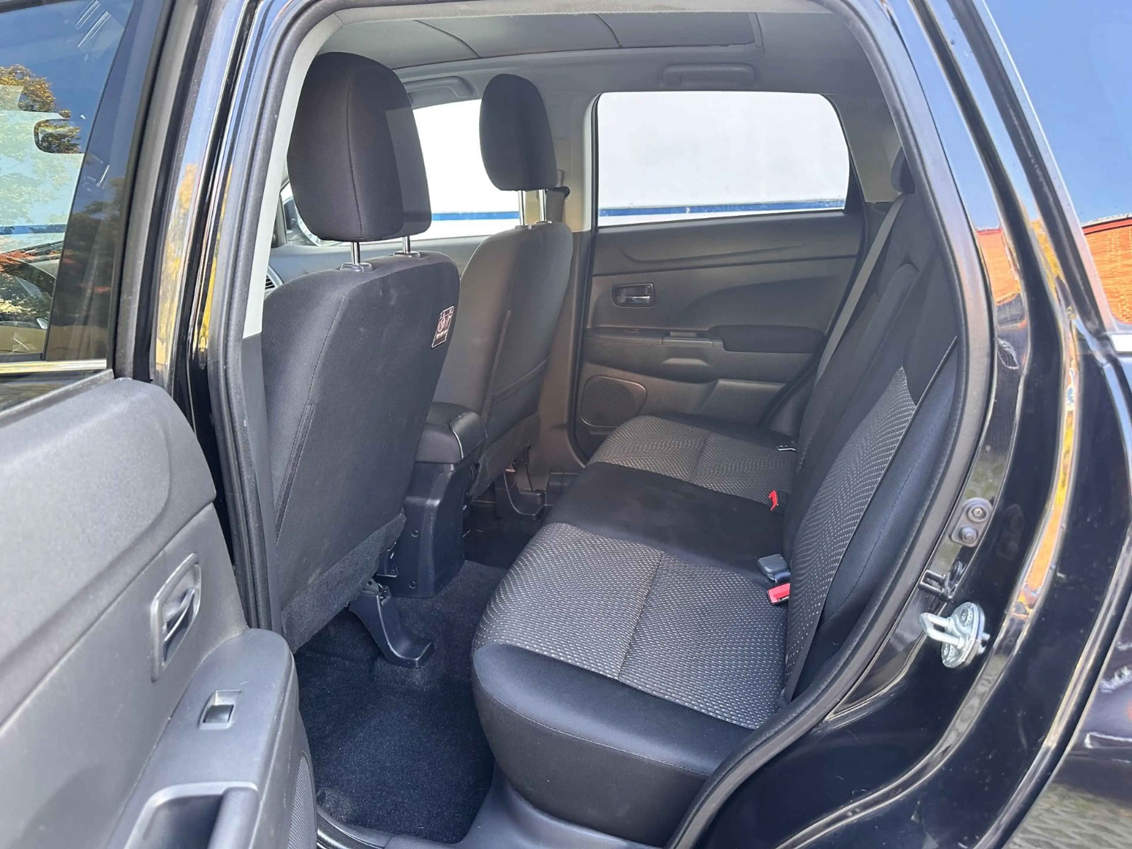Mitsubishi ASX Intense 4WD*Tüv 07/2028*Automatik*Pano — photo 12