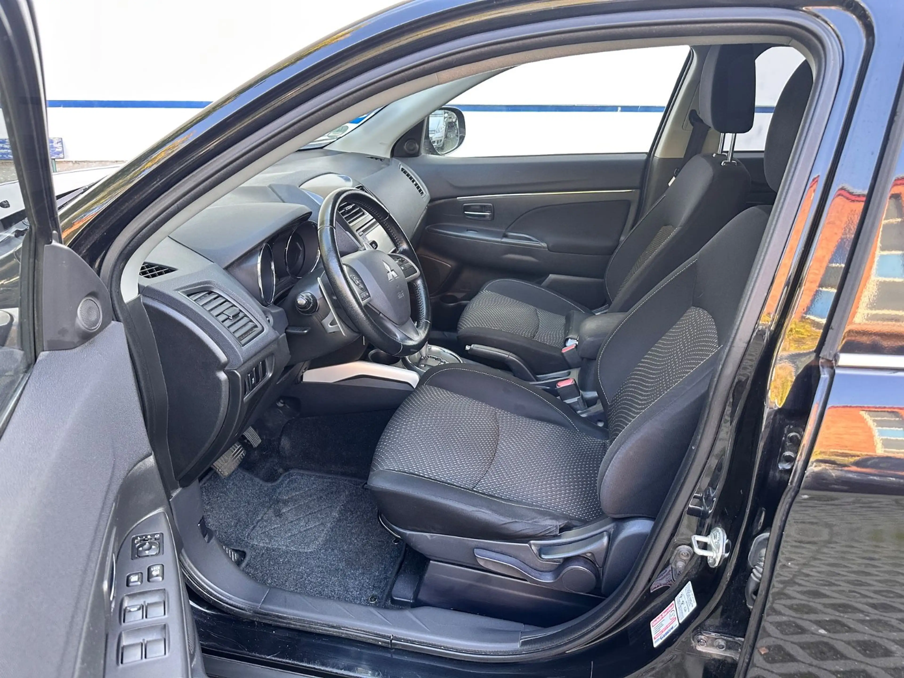 Mitsubishi ASX Intense 4WD*Tüv 07/2028*Automatik*Pano — photo 11