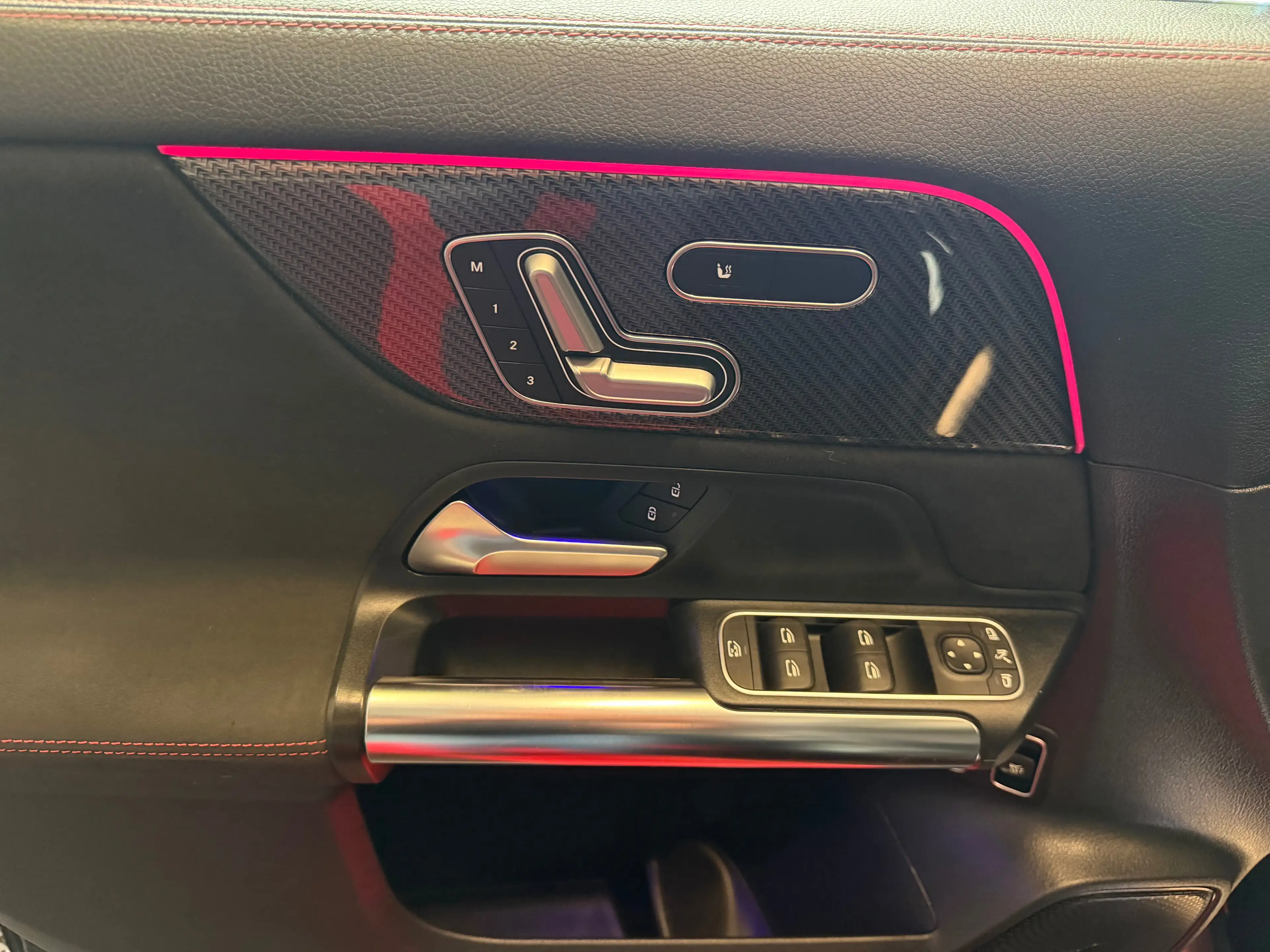 Mercedes-Benz GLA 250 e/ AMG Line/Pano/Led/Camera/Zv/Cc/Pdc/Ambi/E-zetels/Carplay/ — photo 12