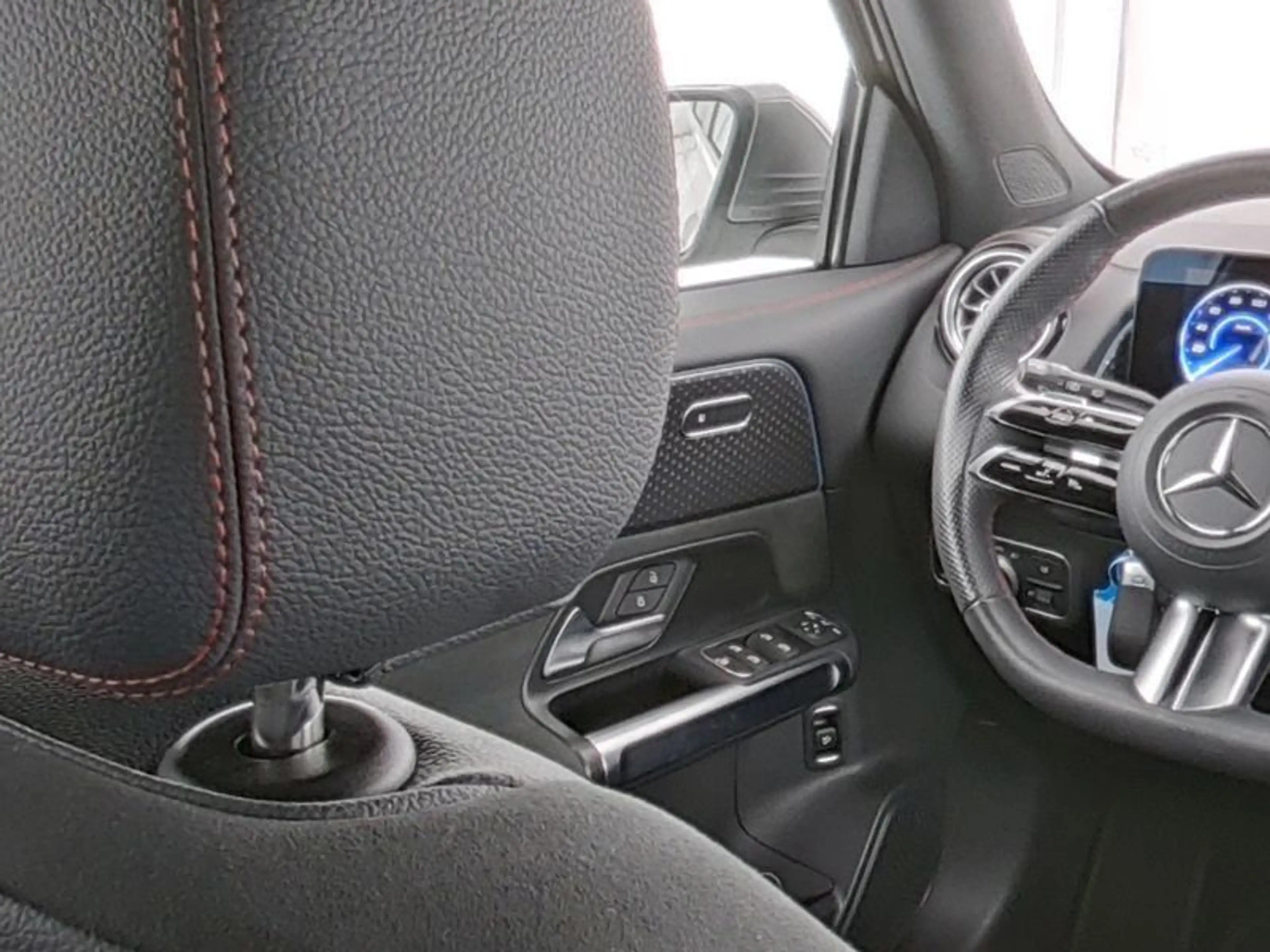 Mercedes-Benz EQB 250 AMG-ADVANCED 360° WINTER WDGS TOTW+SPUR — photo 5