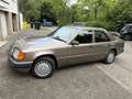 Mercedes-Benz Baureihe 124 230 Braun - thumbnail 6