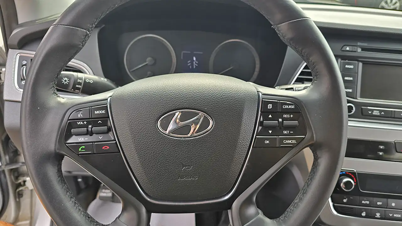 Hyundai SONATA photo Hyundai SONATA
