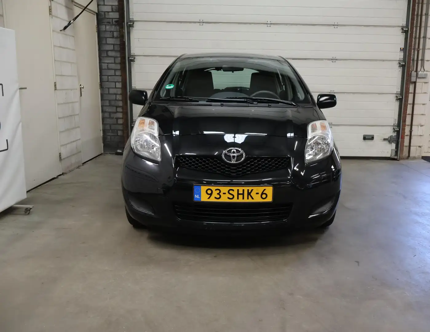 Toyota Yaris 1.0 VVTi Acces Dealer APK 1e eigenaar PDC Airco NA Negro - 2