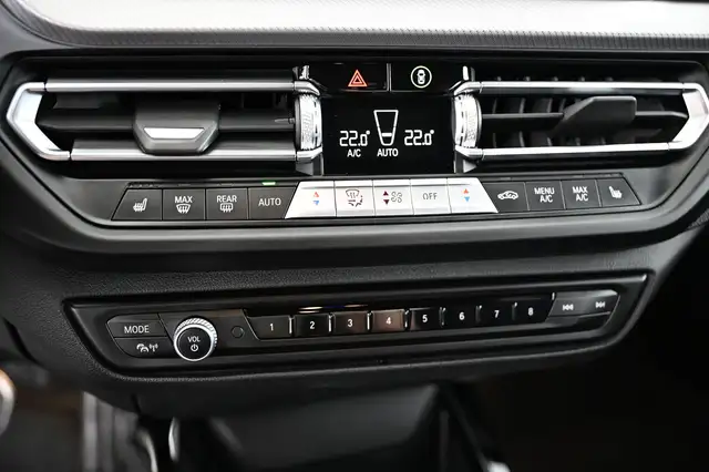 BMW 1 Series view 24