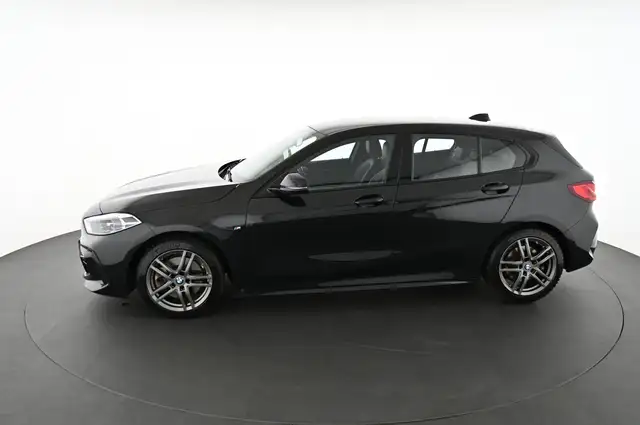 BMW 1 Series view 5