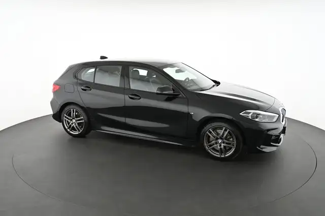 BMW 1 Series view 8
