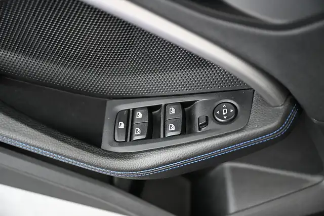 BMW 1 Series view 29