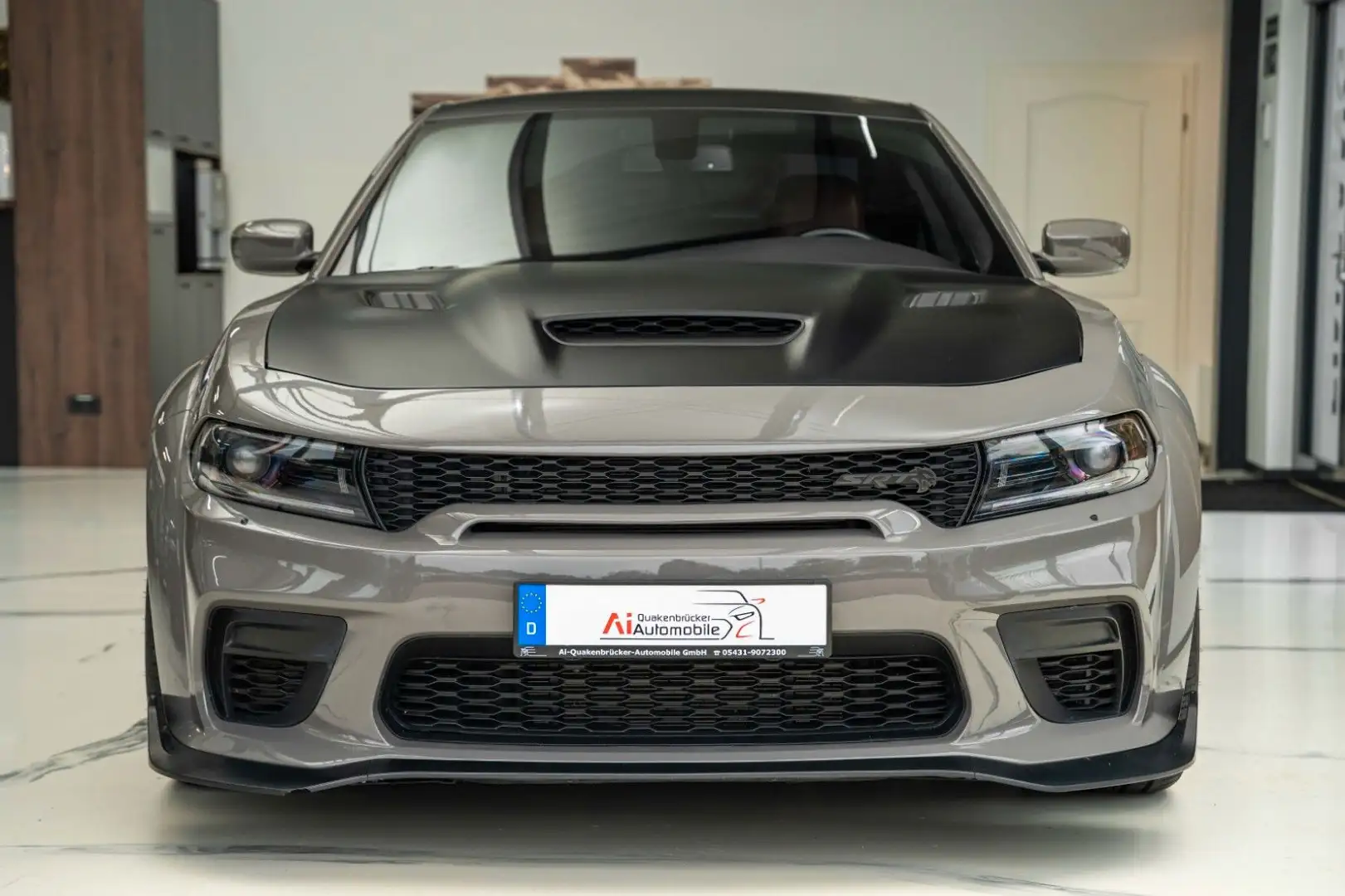 Dodge Charger 6,2 V8 SRT Hellcat Supercharged Grau - 2