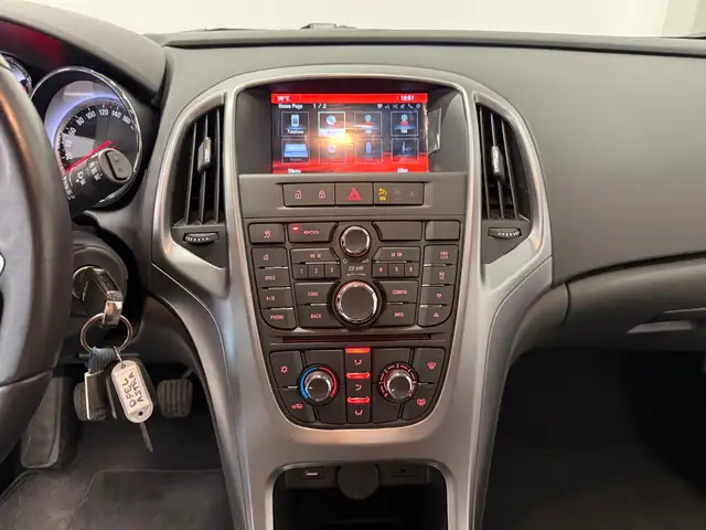 Opel Astra view 11