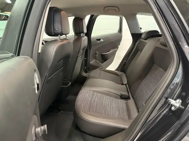 Opel Astra view 14