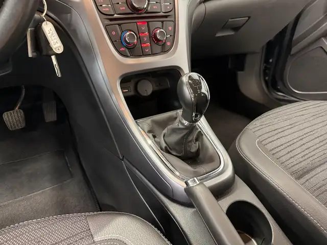 Opel Astra view 10