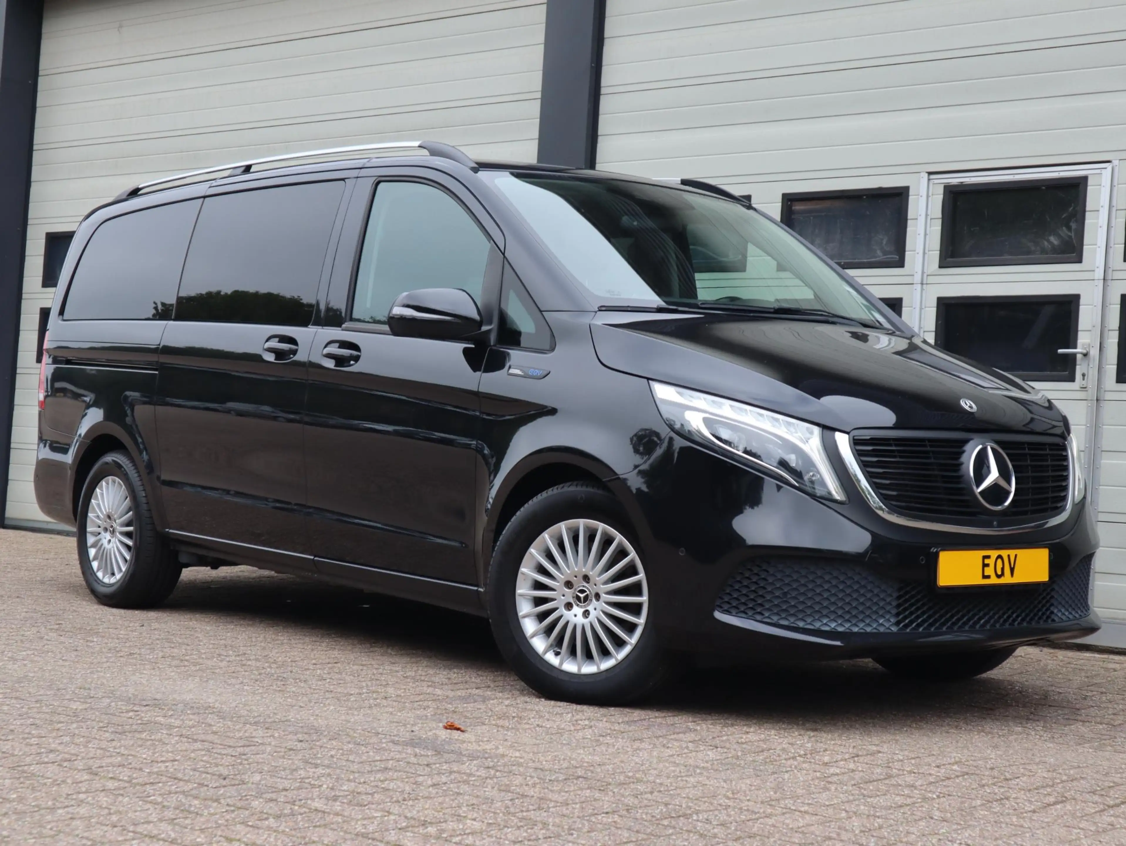 Mercedes-Benz EQV 300 90 kWh L2 - 7 Pers - 360 camera - ACC — photo 2