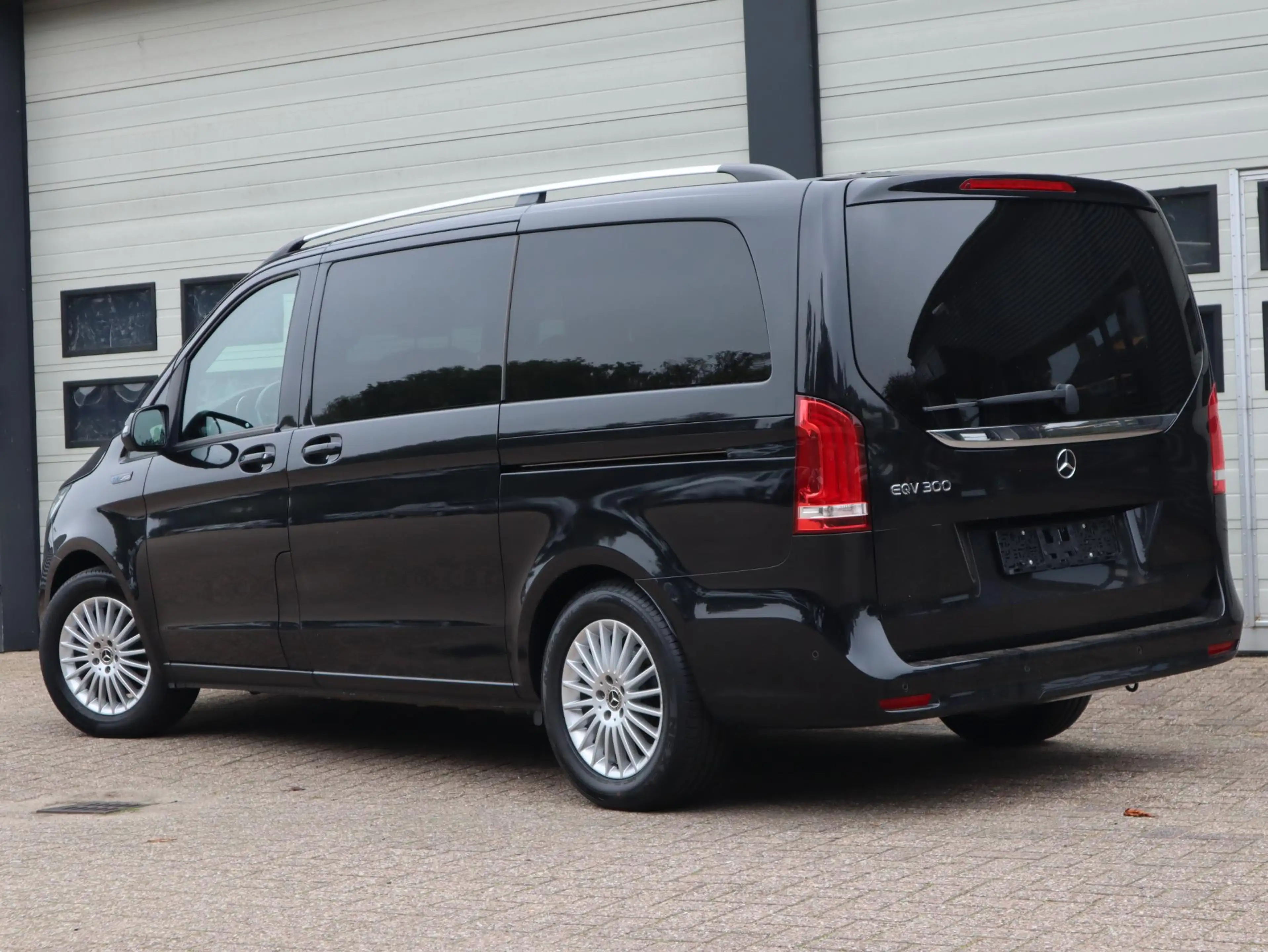 Mercedes-Benz EQV 300 90 kWh L2 - 7 Pers - 360 camera - ACC — photo 5