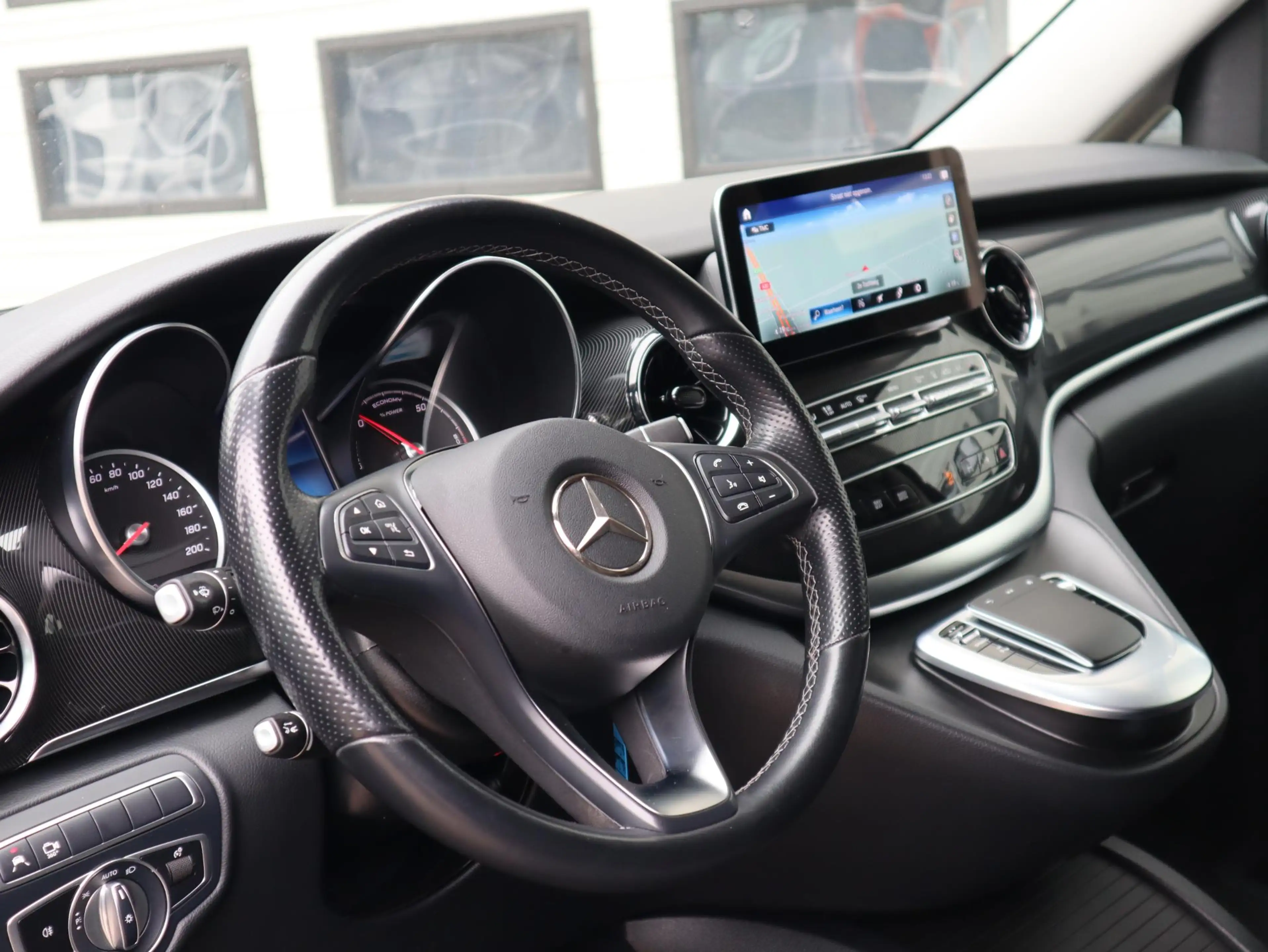 Mercedes-Benz EQV 300 90 kWh L2 - 7 Pers - 360 camera - ACC — photo 15