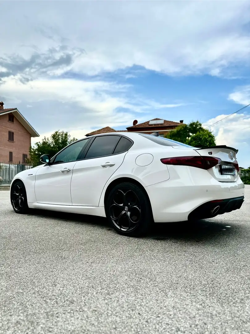 Alfa Romeo Giulia 2.2 t Sport Edition 180cv auto - 1