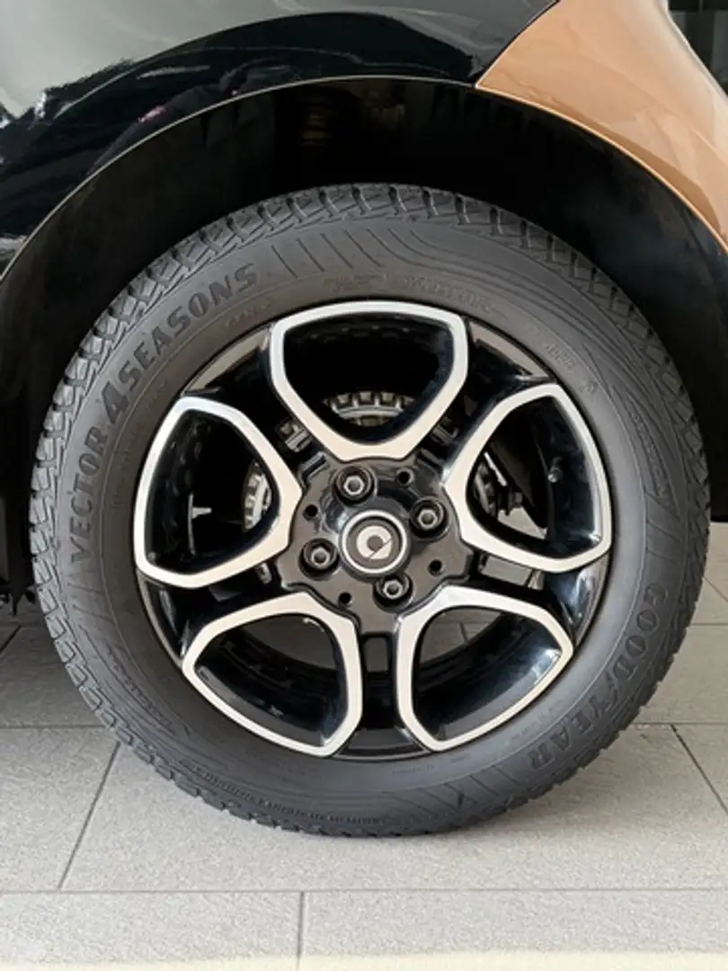 smart forTwo AUTOM KLI NAVI Panorama PDC LEDER StHz LM Braun - 2