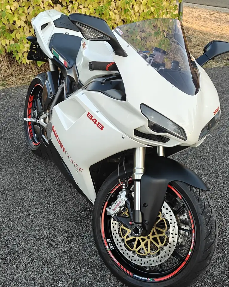 Ducati 848