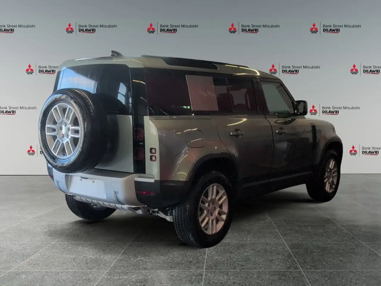 Land Rover Defender снимка Land Rover Defender