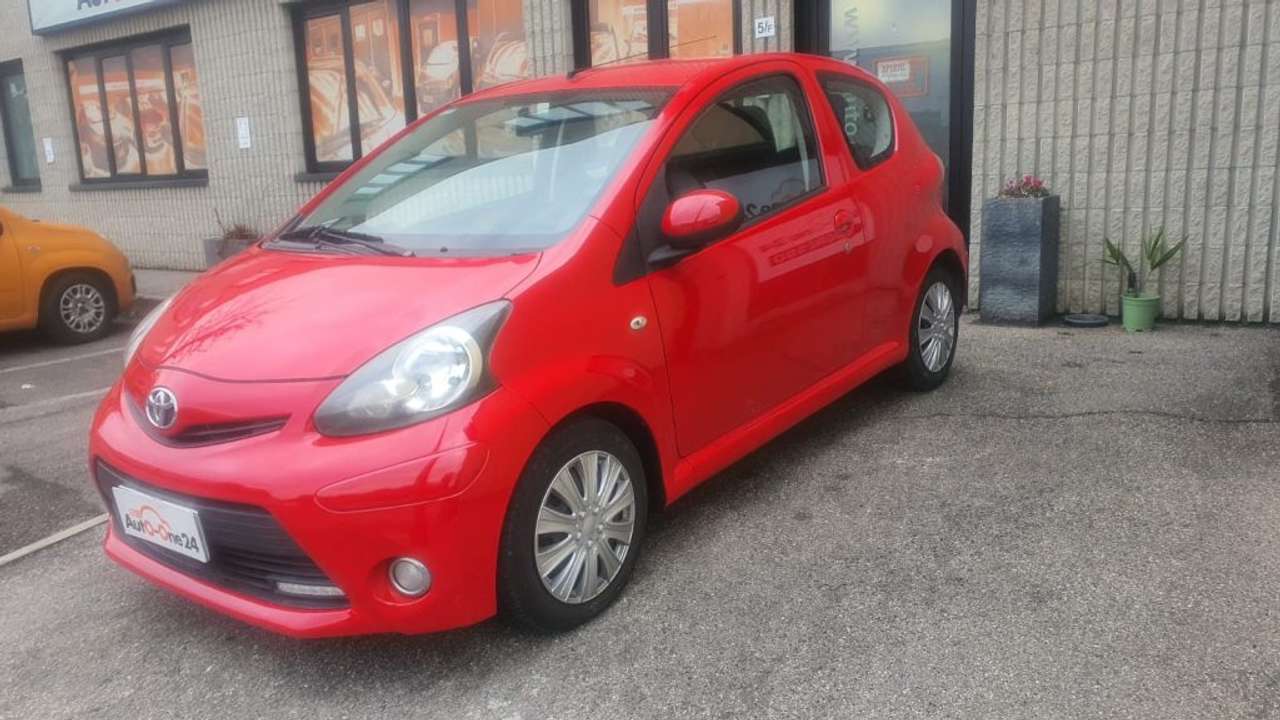 Toyota Aygo 1.0 12V VVT-i 3 porte Orange Connect NEOPATENTATI