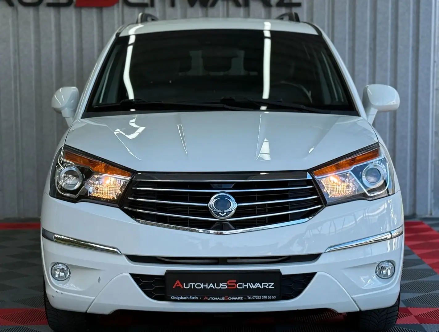 SsangYong Rodius Sapphire 7Sitzer Klima Leder PDC SHZ Alu Weiß - 2