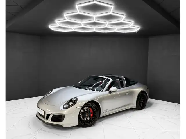 Porsche 991 991.2 Targa 4 GTS - 1st owner - full Porsche servi