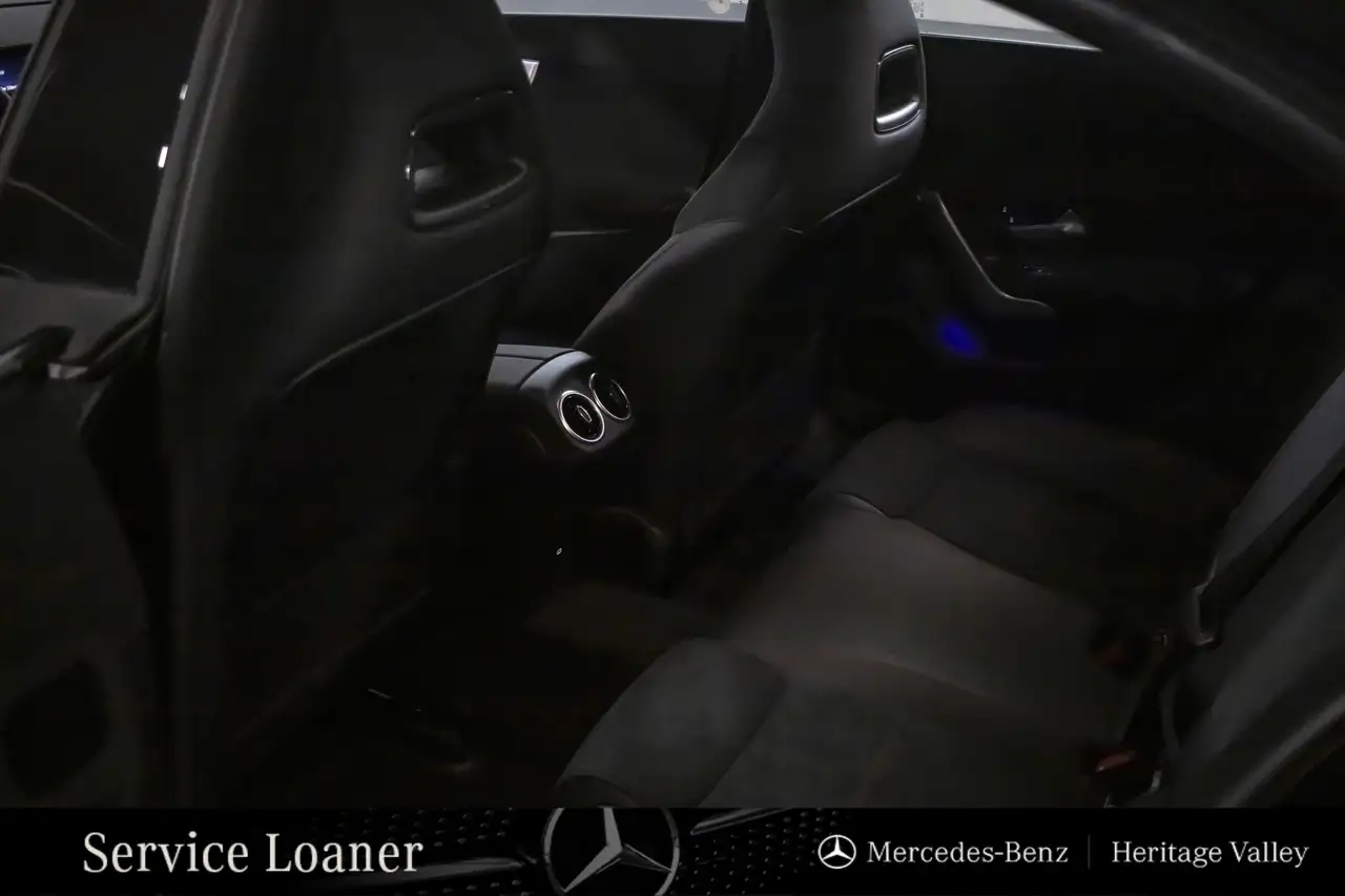 Mercedes-Benz CLA снимка Mercedes-Benz CLA
